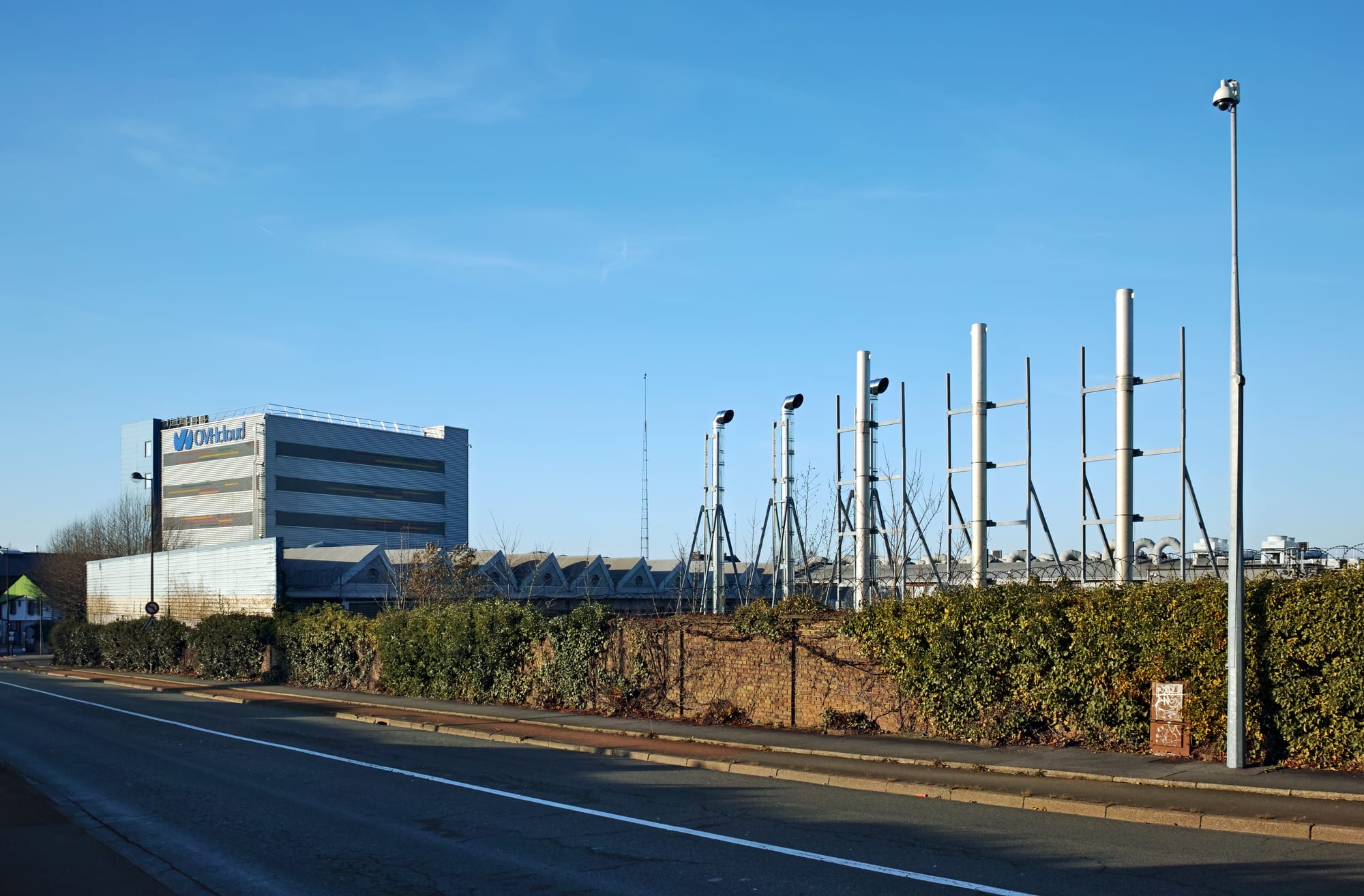 Van glunderen naar onder vuur: OVHclouds uitdagingen op het gebied van databescherming en vertrouwen